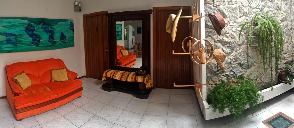 Galapagos House Hostel Puerto Ayora  Εξωτερικό φωτογραφία