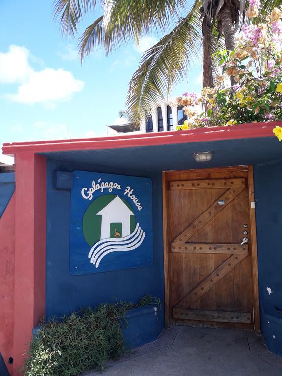 Galapagos House Hostel Puerto Ayora  Εξωτερικό φωτογραφία