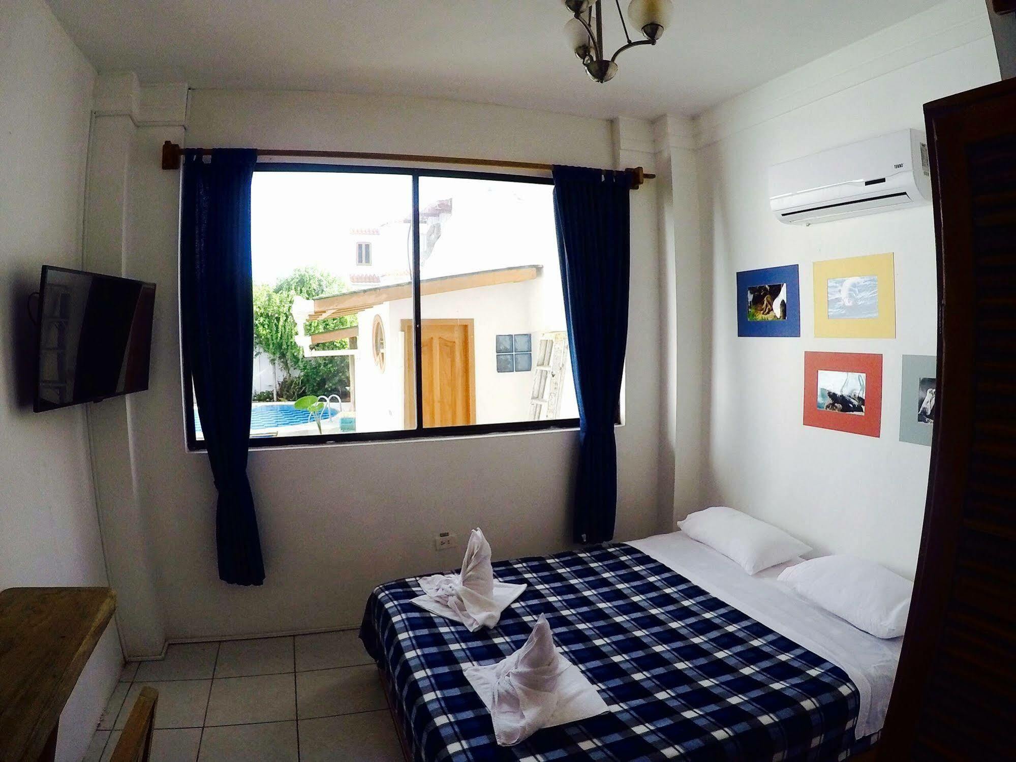 Galapagos House Hostel Puerto Ayora  Εξωτερικό φωτογραφία